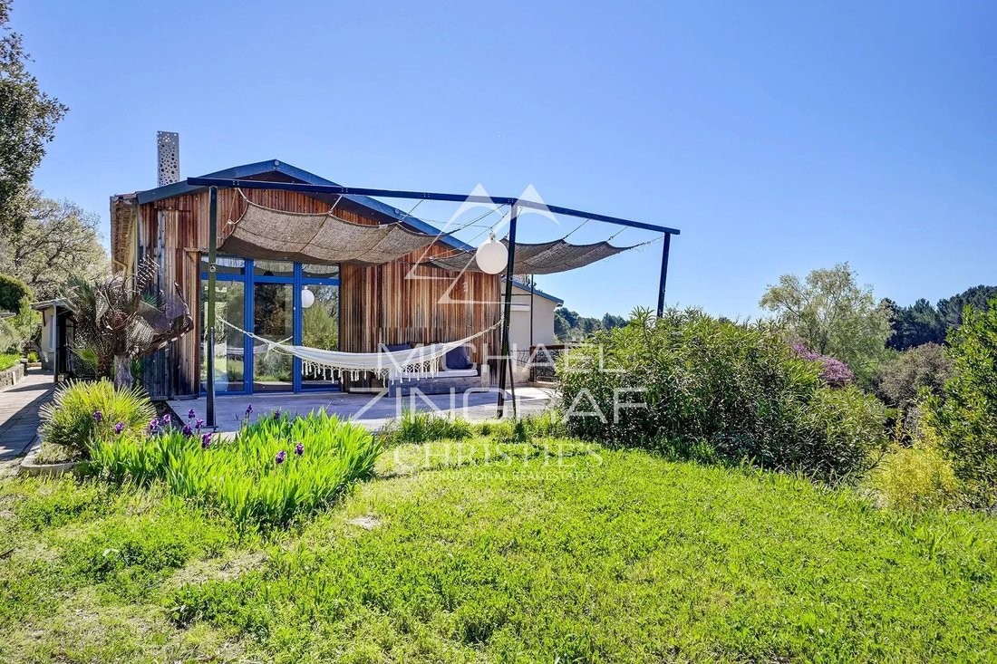 House in Puget, Provence-Alpes-Côte d'Azur, France 4 - 17729612