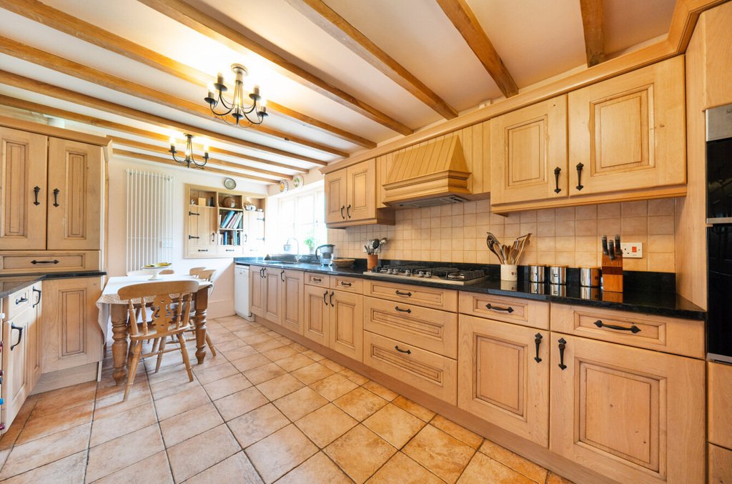 House in Woodhouse, Whittington, England 2 - 17729457