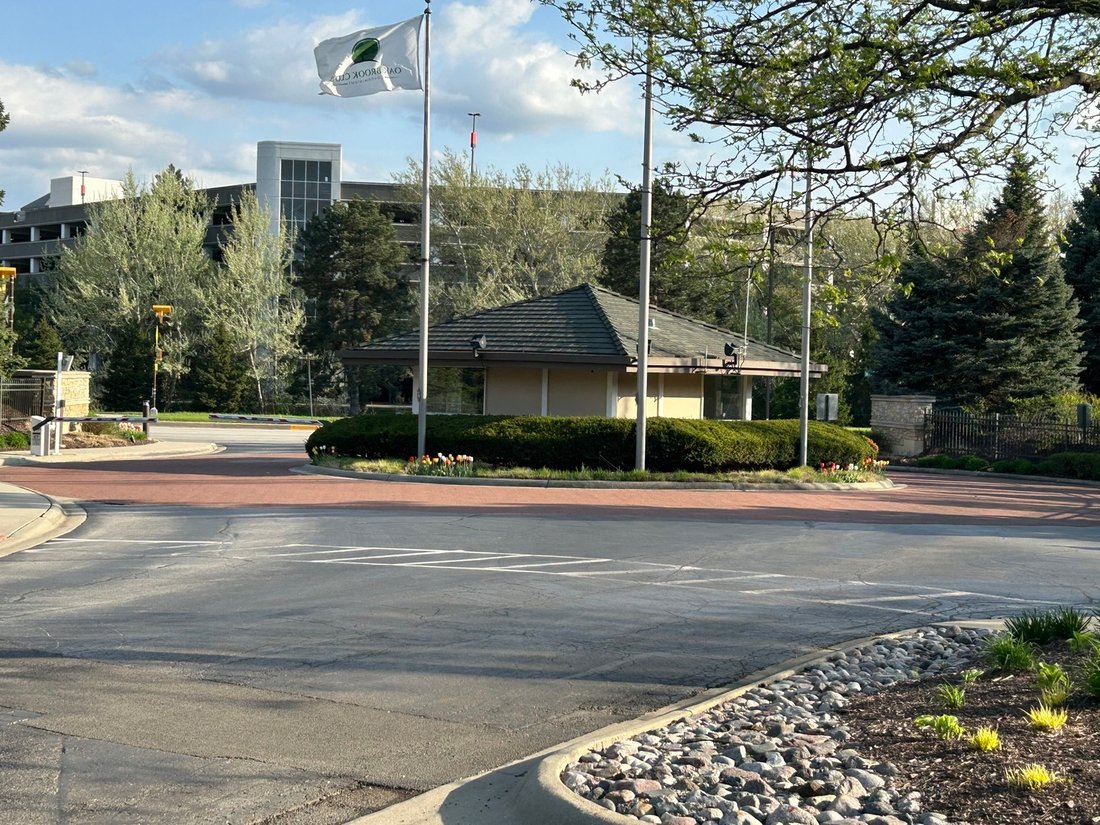 Condo in Oak Brook, Illinois, United States 3 - 17729968