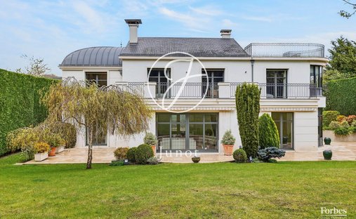 House in Thierry-Saint-Cloud, Ville-d'Avray, France 1