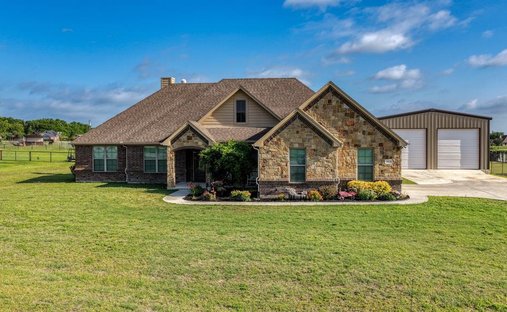 House in Springtown, Texas, United States 1