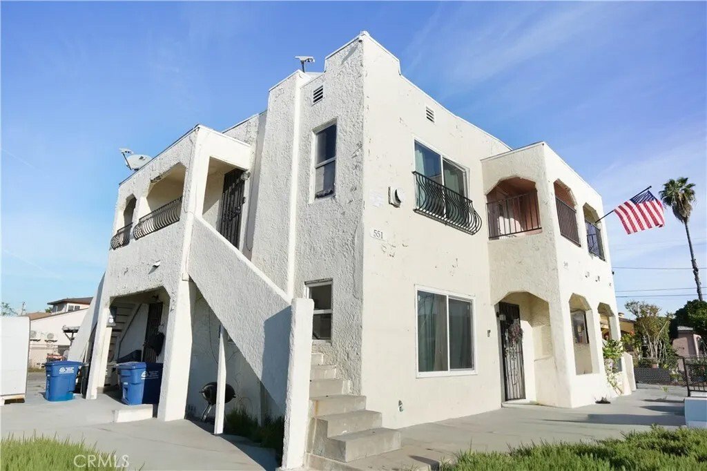 East Los Angeles, California, United States 1 - 17351952