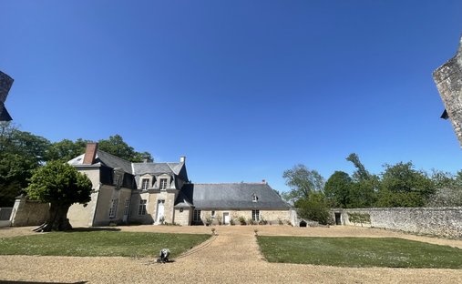 Castle in Neuvy-le-Roi, Centre-Val de Loire, France 1