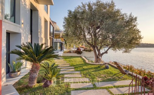 Villa à Roquebrune-Cap-Martin, Provence-Alpes-Côte d'Azur, France 1