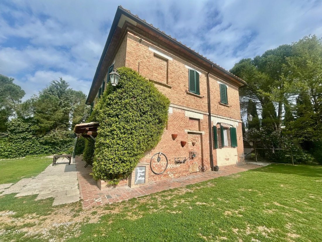 Asciano, Tuscany, Italy 5 - 17730681