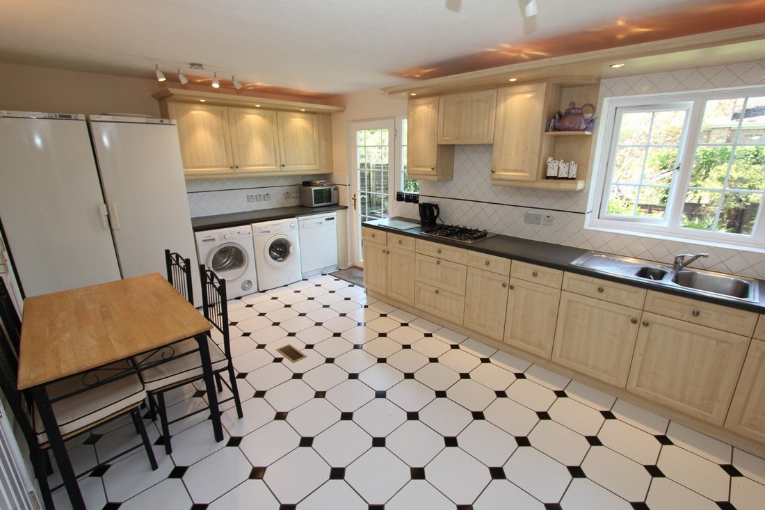 House in Loudwater, England 3 - 17729374