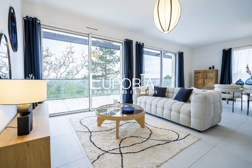 Apartment in Centre et Nord Ouest, Saint-Didier-au-Mont-d'Or, France 2 - 17732464