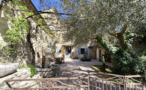 House in Loriol-sur-Drome, Auvergne-Rhône-Alpes, France 1