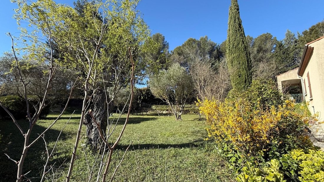 Villa in Granettes-Jauberte-Sainte Anne, Aix-en-Provence, France 2 - 17730261