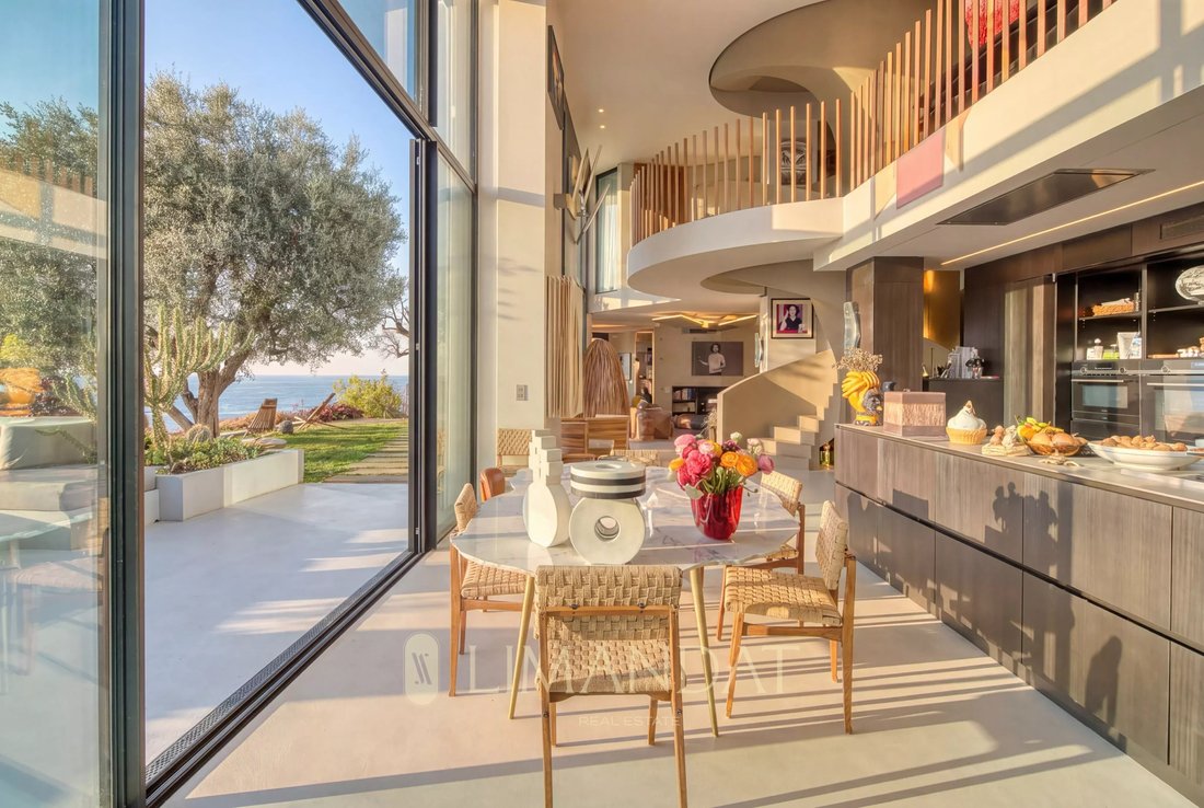 Villa in French Riviera, Provence-Alpes-Côte d'Azur, France 2 - 17730166