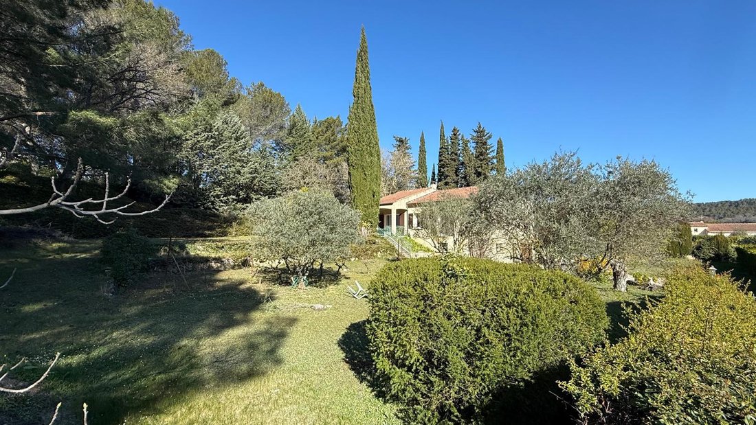 Villa in Granettes-Jauberte-Sainte Anne, Aix-en-Provence, France 5 - 17730261