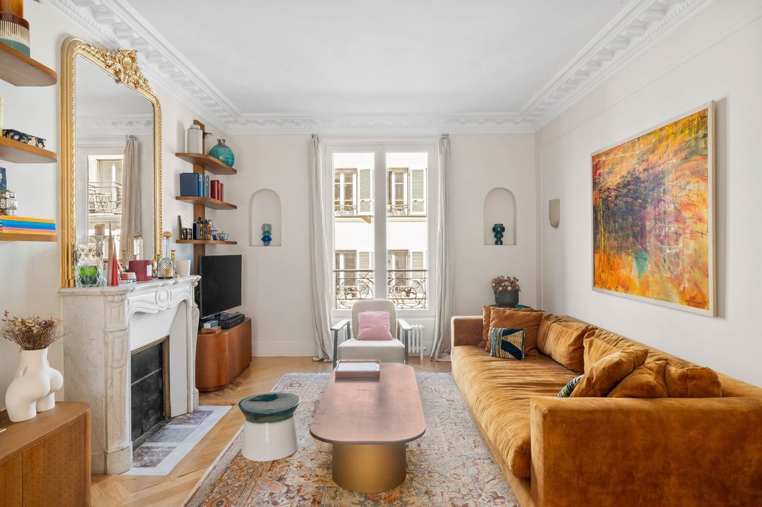 Apartment in Amiraux-Simplon-Poissonniers, Paris 18e Arrondissement, Paris 2 - 17732238