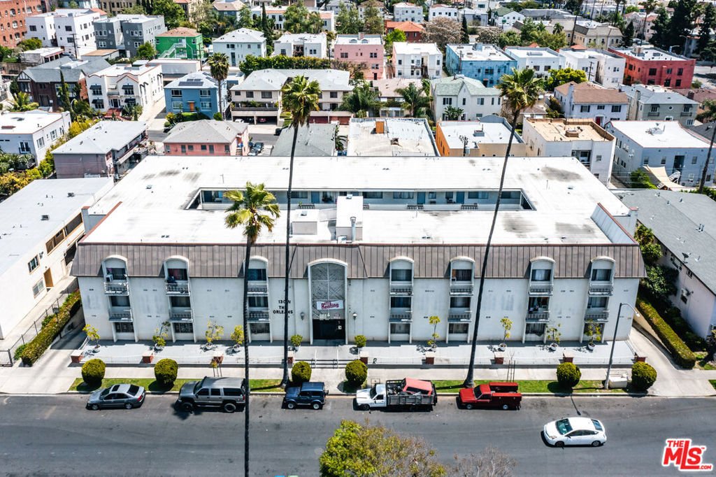 Los Angeles, California, United States 5 - 17732681