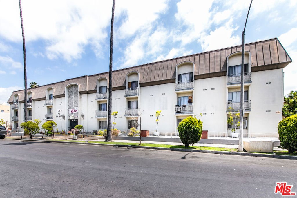 Los Angeles, California, United States 4 - 17732681