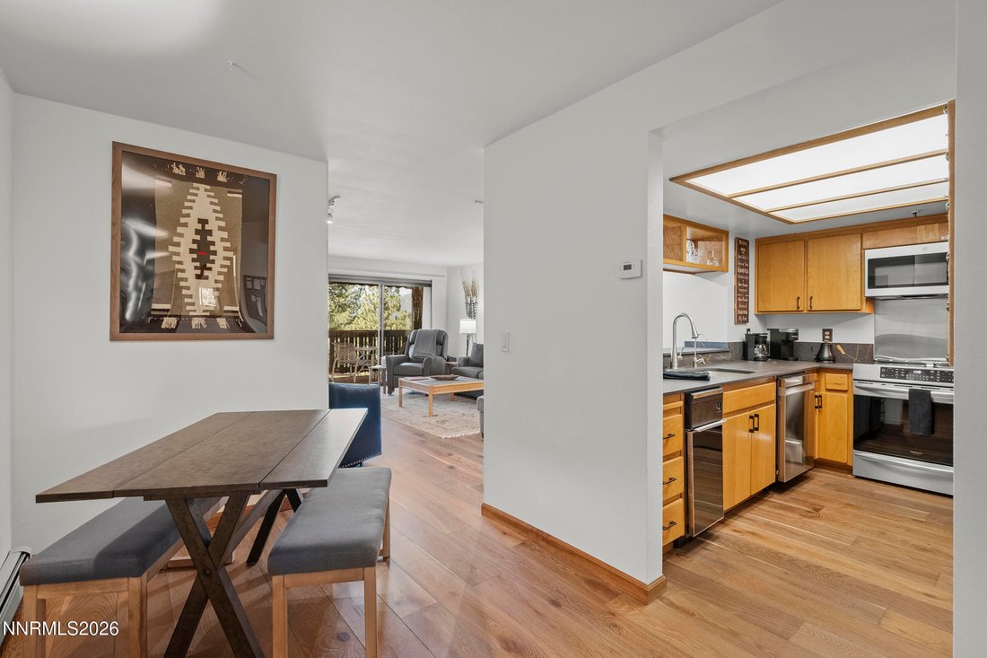 Condo in Incline Village, Nevada, United States 5 - 17732642