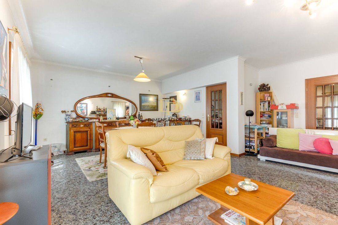 Townhouse in Custoias, Leca do Balio e Guifoes, Porto District, Portugal 3 - 17725248