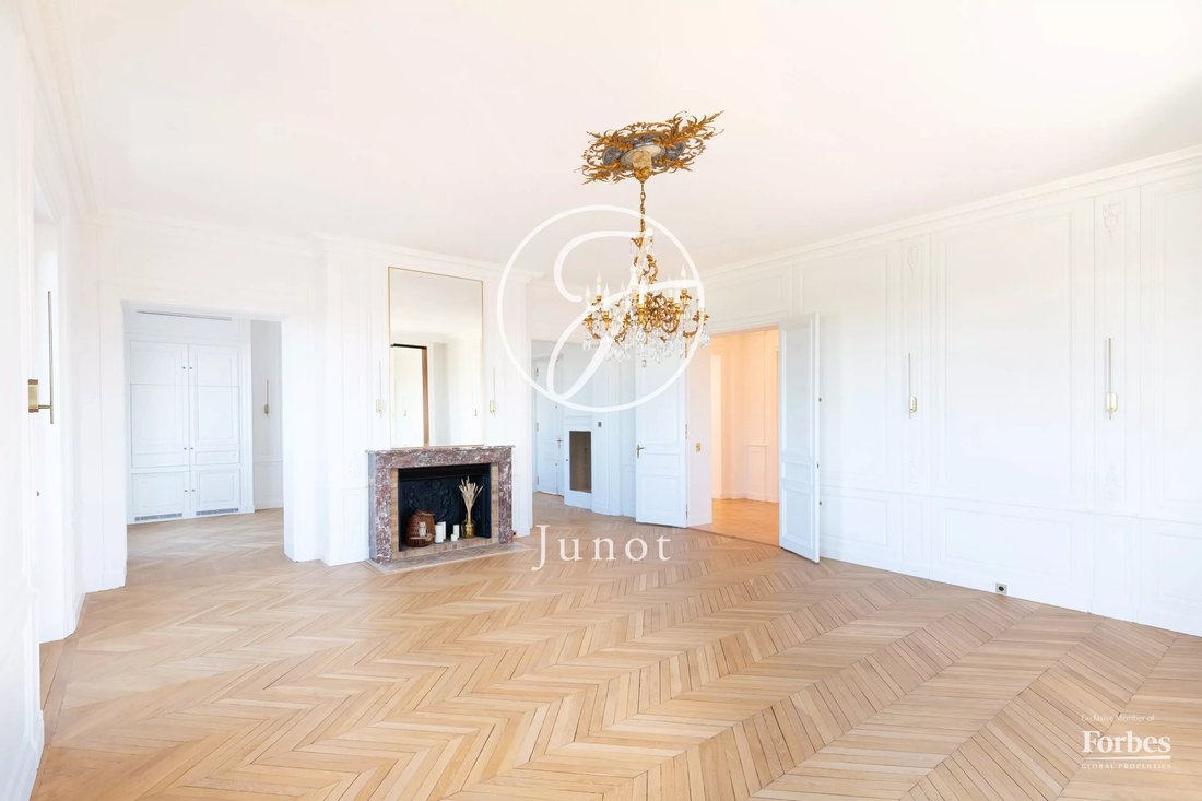 Apartment in Porte Dauphine, Paris 16e Arrondissement, Paris 4 - 17616623