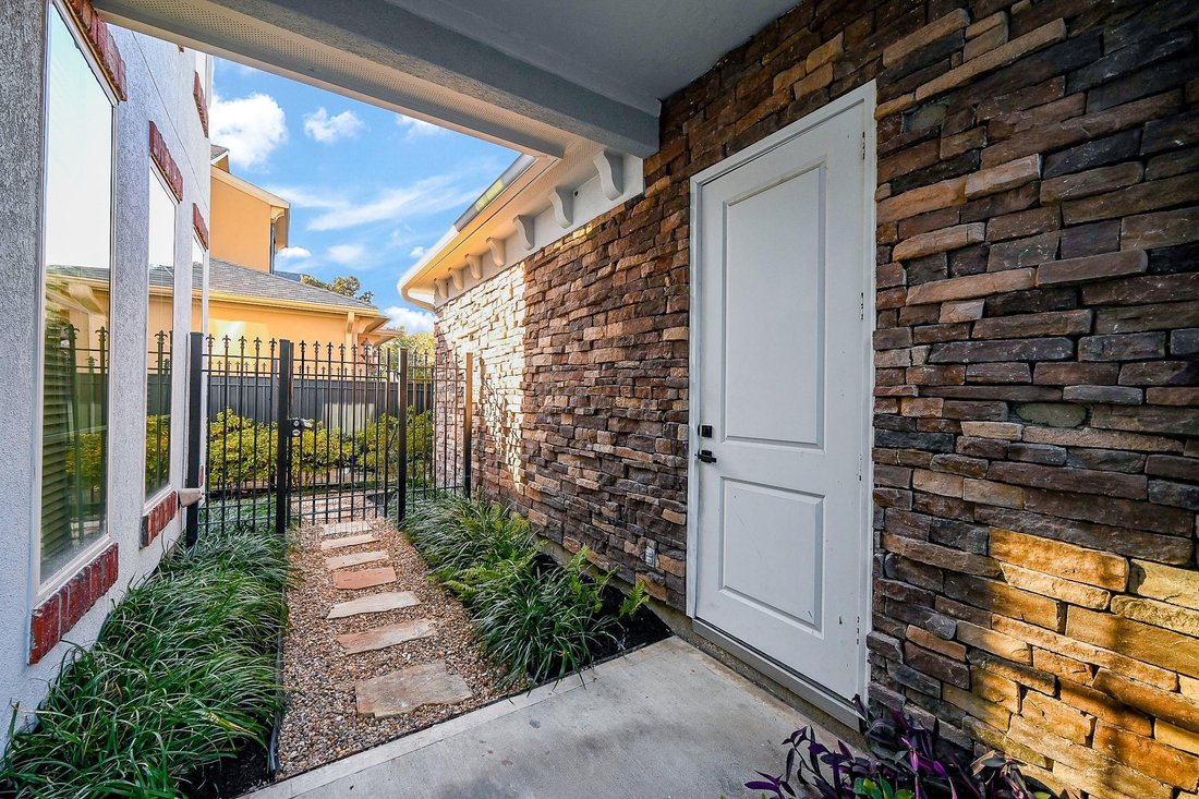 House in Houston, Texas, United States 3 - 17733016