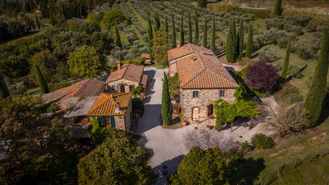 Country House in Asciano, Tuscany, Italy 4 - 16534538