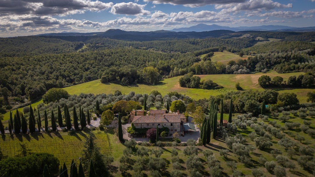 Country House in Asciano, Tuscany, Italy 2 - 16534538