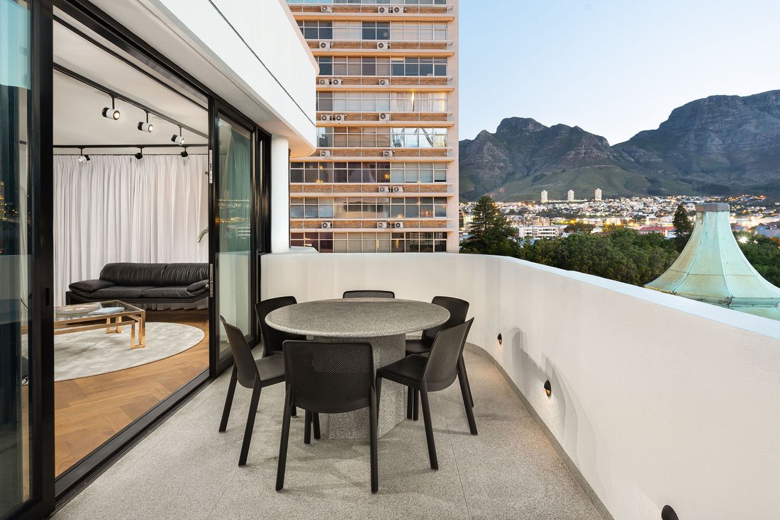 Apartment in City Centre, Cape Town, South Africa 2 - 17733334