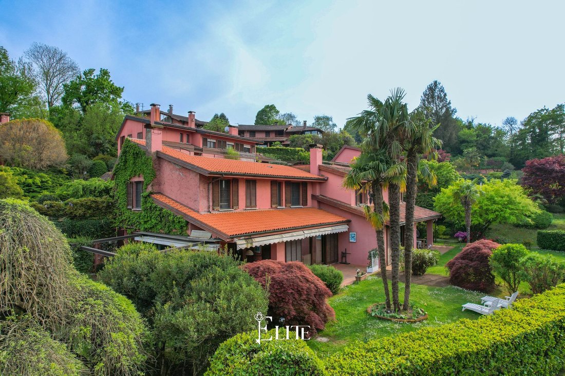 Villa in Bodio Lomnago, Lombardy, Italy 1 - 17733201