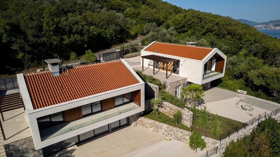 Villa in Milovići, Tivat Municipality, Montenegro 1 - 17733137