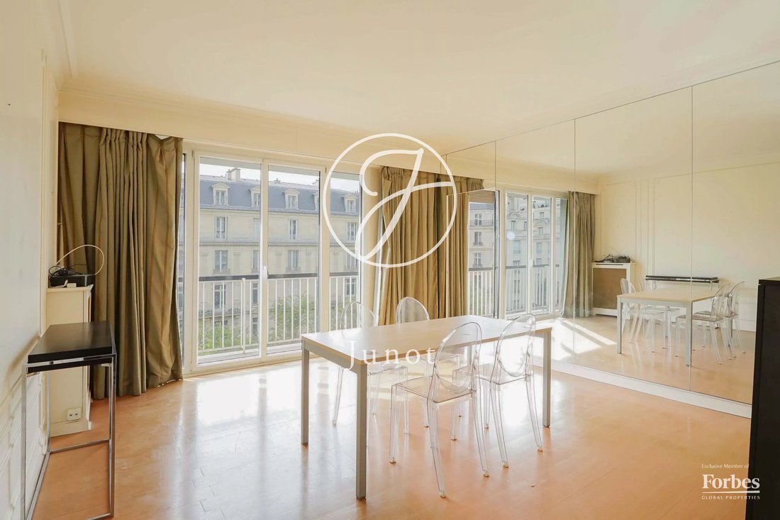 Apartment in Hoche-Friedland, Paris 8e Arrondissement, Paris 2 - 17483072