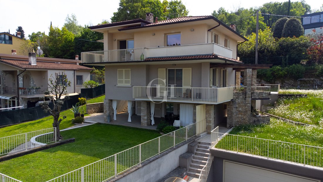 House in Iseo, Lombardy, Italy 1 - 17733357