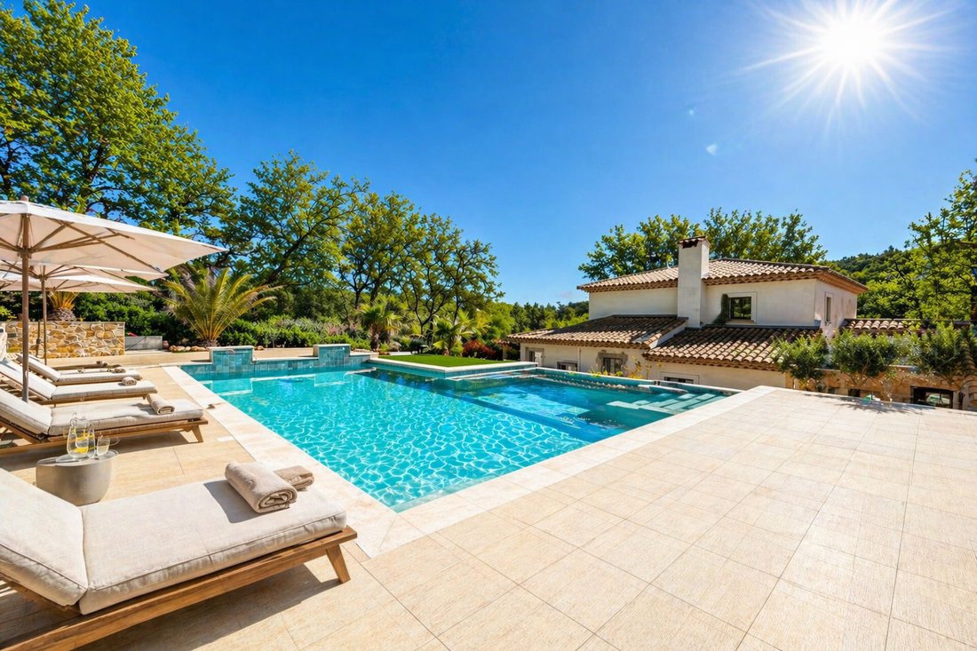 Villa in Grimaud, Provence-Alpes-Côte d'Azur, France 1 - 17733307