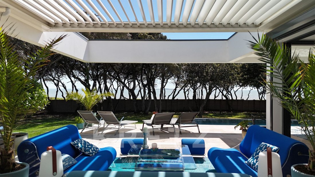 Villa in Vaux-sur-Mer, Nouvelle-Aquitaine, France 2 - 16984498