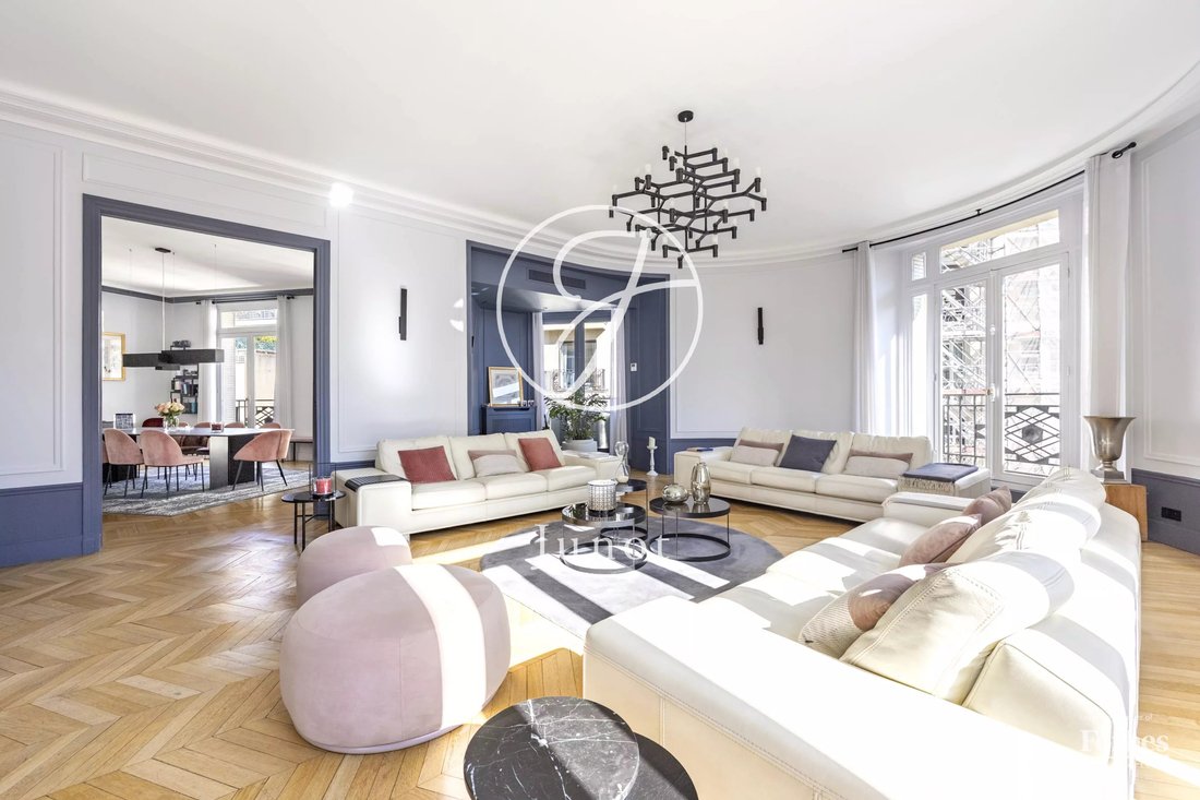 Apartment in Muette Nord, Paris 16e Arrondissement, Paris 1 - 17389102