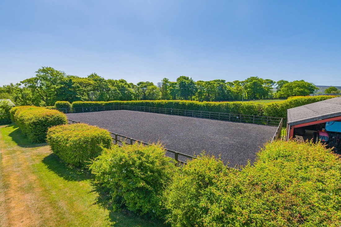 Farm Ranch in Meltham, England 3 - 15761504