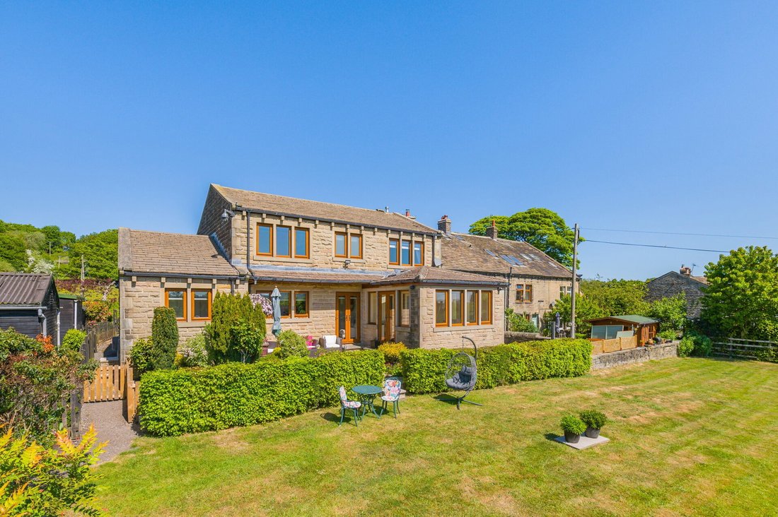 Farm Ranch in Meltham, England 5 - 15761504