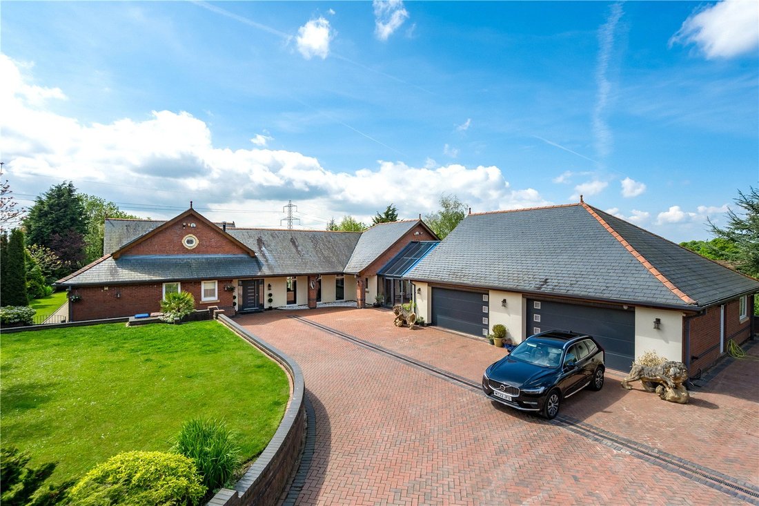 House in Brindle, England 2 - 14499375