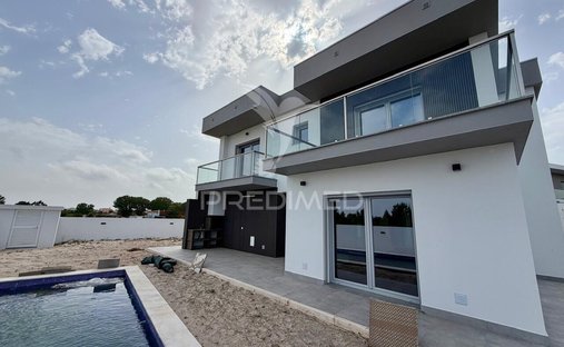 House in Azeitao (Sao Lourenco e Sao Simao), Setubal, Portugal 1