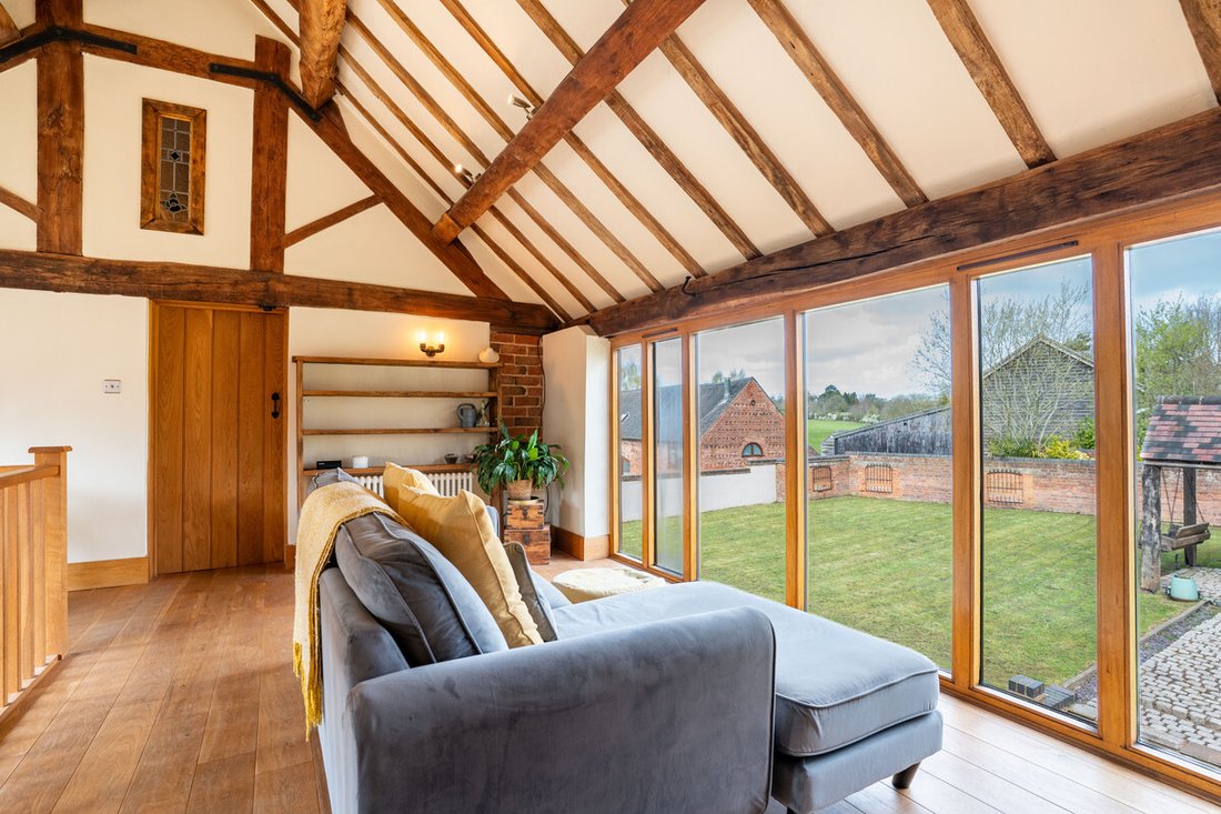 Hartlebury, England 3 - 17733171