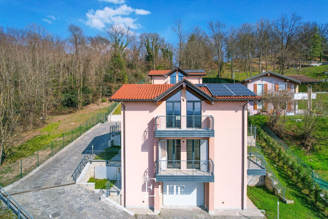 Villa in Gavirate, Lombardy, Italy 5 - 17733413