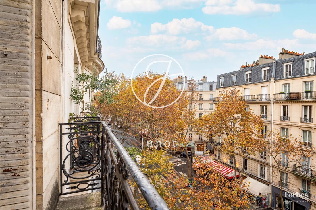 Apartment in Gros Caillou, Paris 7e Arrondissement, Paris 2 - 17339793