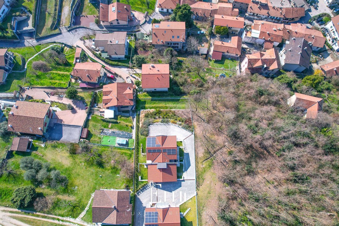 Villa in Gavirate, Lombardy, Italy 3 - 17733413