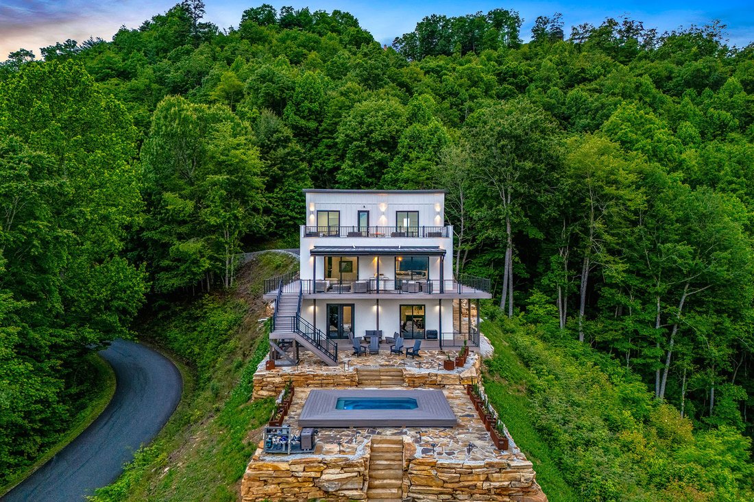 House in Bryson City, North Carolina, United States 2 - 17733381