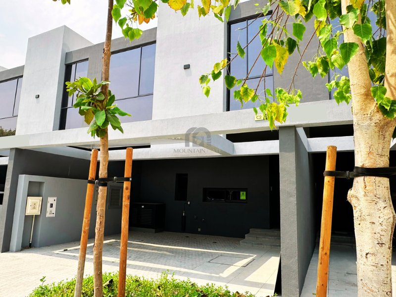 Townhouse in Al Rahmaniya, Sharjah Emirate, United Arab Emirates 1 - 17733391