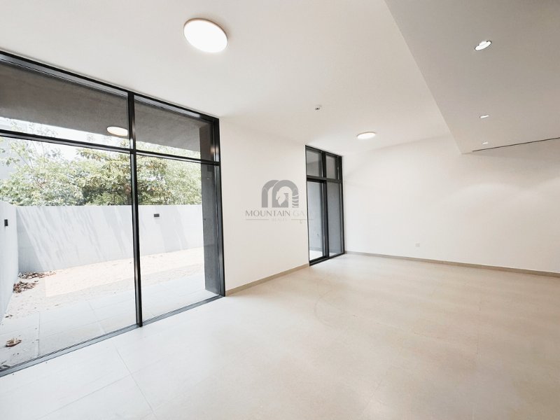 Townhouse in Al Rahmaniya, Sharjah Emirate, United Arab Emirates 2 - 17733391