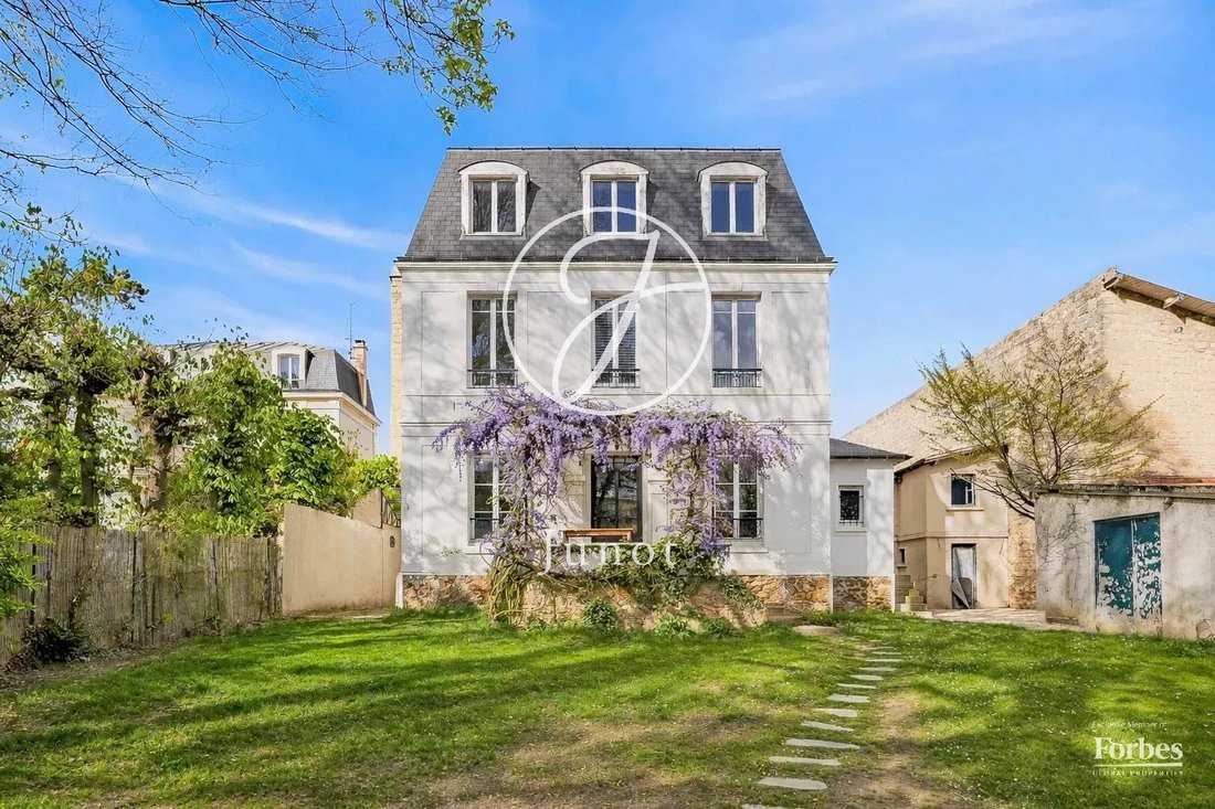 House in Le Vésinet, Ile-de-France, France 2 - 17520526