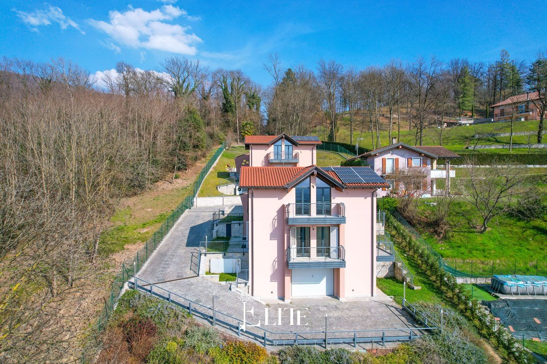 Villa in Gavirate, Lombardy, Italy 4 - 17733413