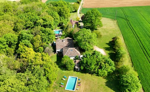 House in Bourg-de-Visa, Occitania, France 1