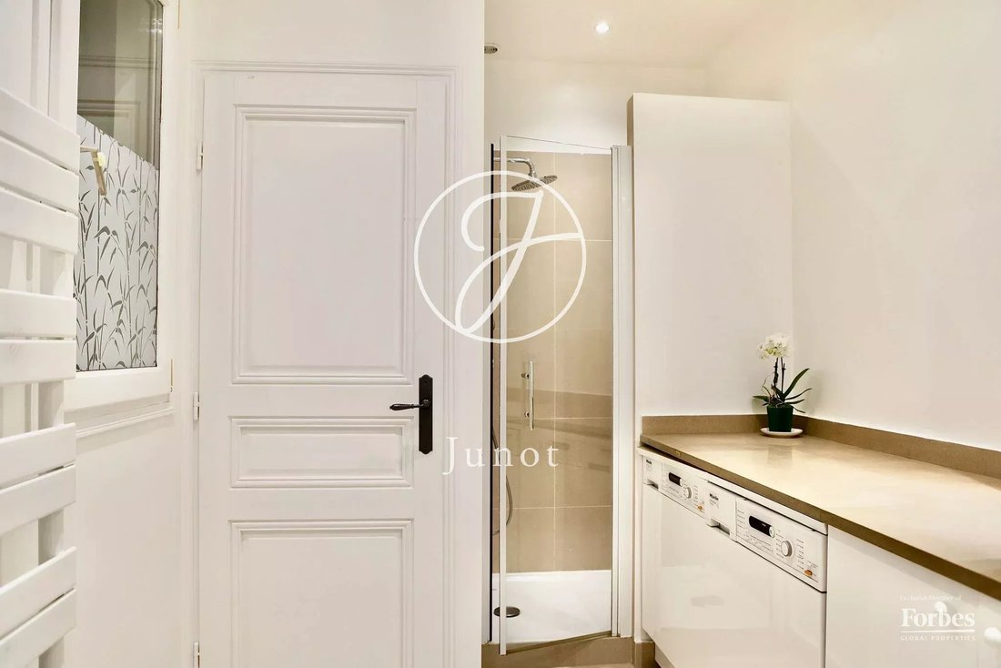 Apartment in Saint Thomas d'Aquin, Paris 7e Arrondissement, Paris 5 - 17721079