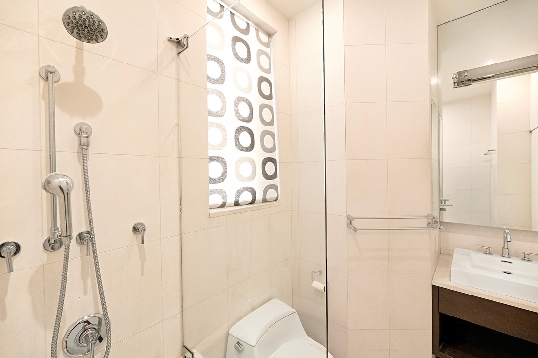 Condo in New York, New York, United States 4 - 17733490