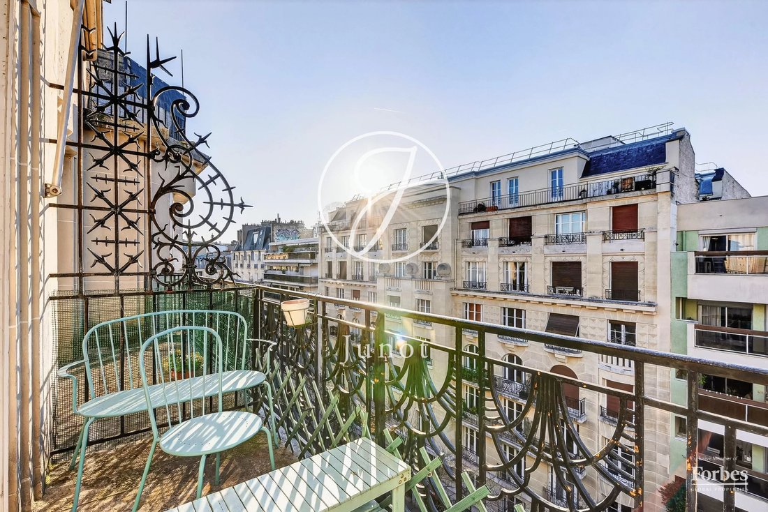 Apartment in Auteuil Sud, Paris 16e Arrondissement, Paris 2 - 17429766