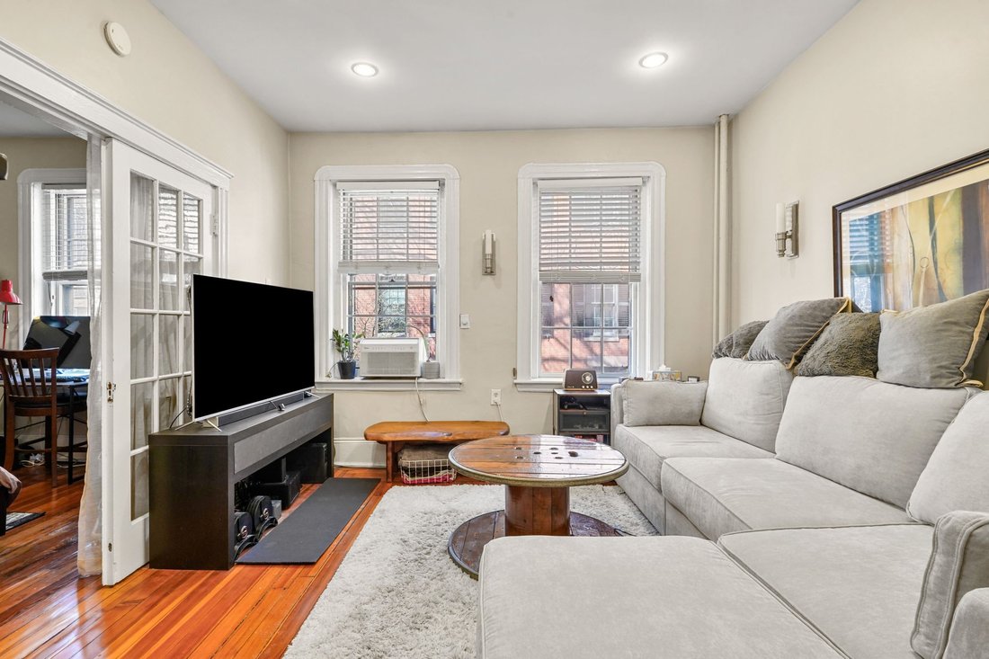 Condo in Boston, Massachusetts, United States 1 - 17733486